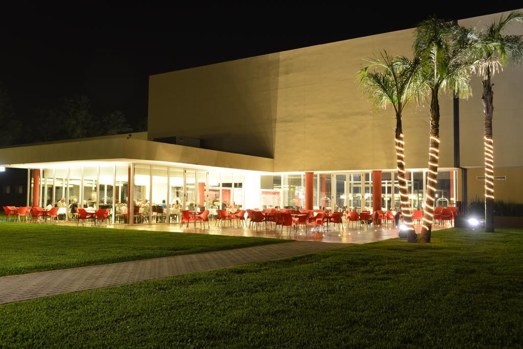 Howard Johnson Plaza Resort Luján Exteriér fotografie